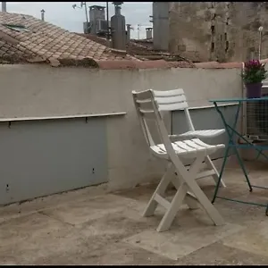 https://la-montille-arles.fr-provencehotel.com